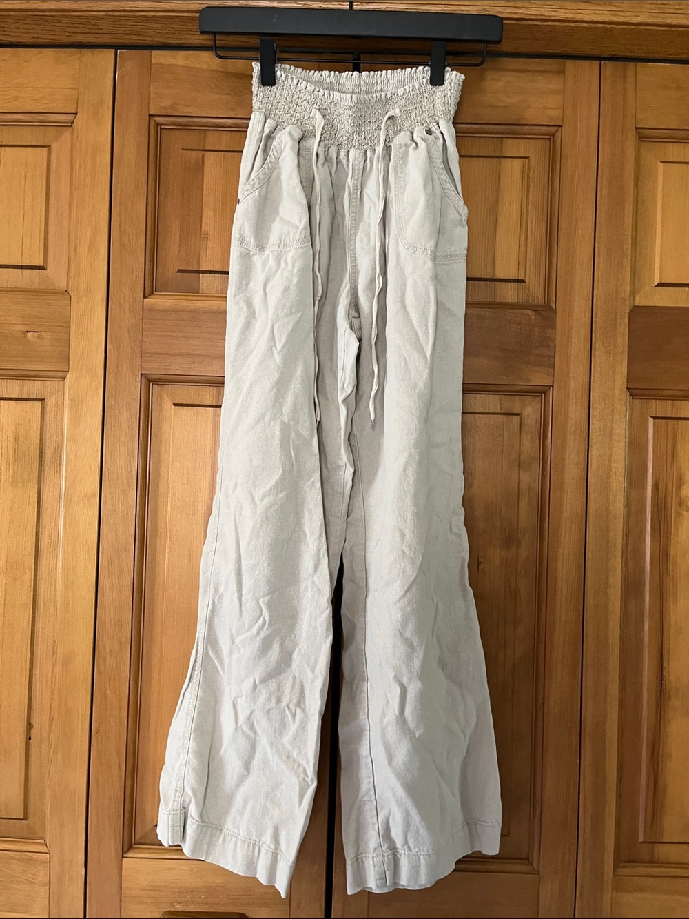 Ci Sono Light Gray/Cream Natural Smocked-Waist Wide Linen Leg Pants